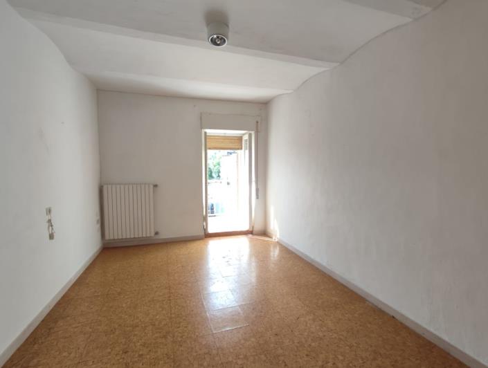 Image No.9-1 Bed Townhouse for sale