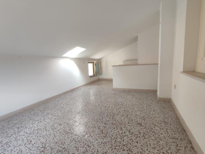 Image No.11-1 Bed Townhouse for sale