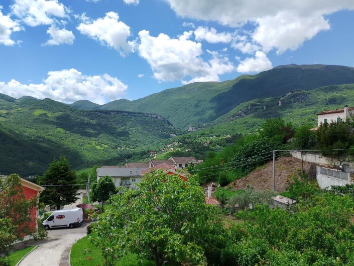 Image No.6-4 Bed Property for sale