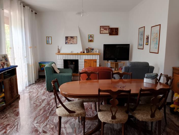 Image No.8-4 Bed Property for sale