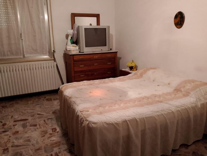 Image No.12-4 Bed Property for sale