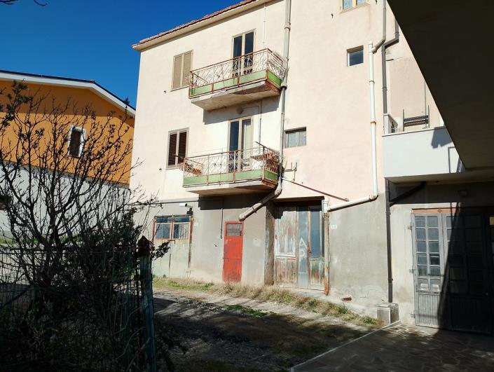 Image No.2-4 Bed Townhouse for sale