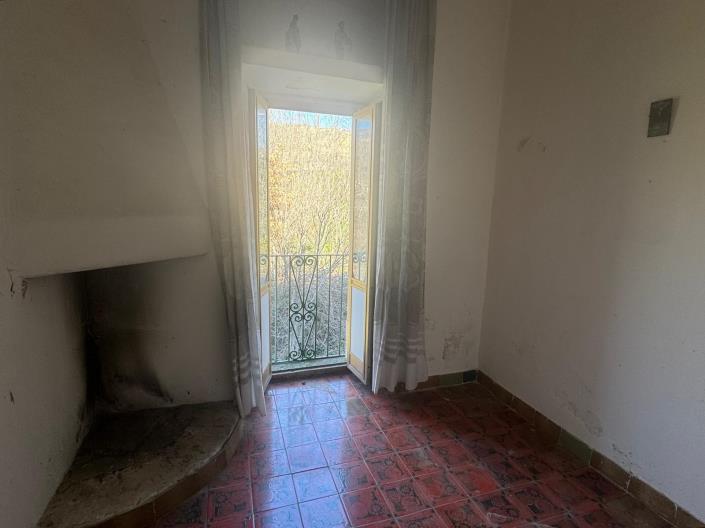 Image No.8-2 Bed Property for sale