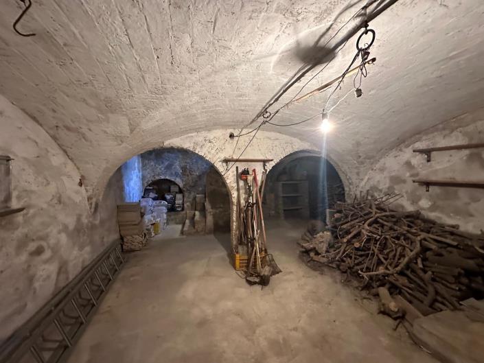 Image No.15-2 Bed Property for sale