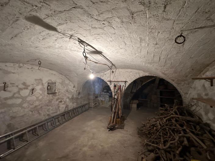 Image No.18-2 Bed Property for sale