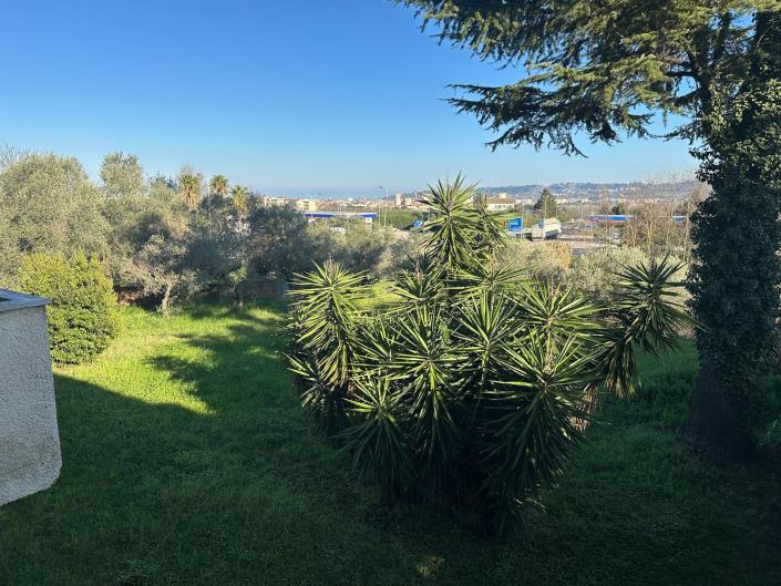 Image No.7-2 Bed Semi-Detached for sale