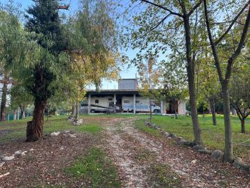 1 - Nocciano, Property