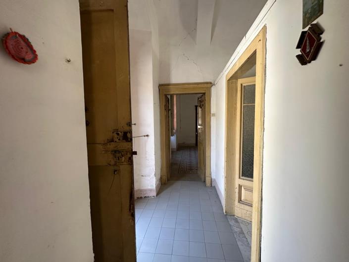 Image No.5-4 Bed Property for sale