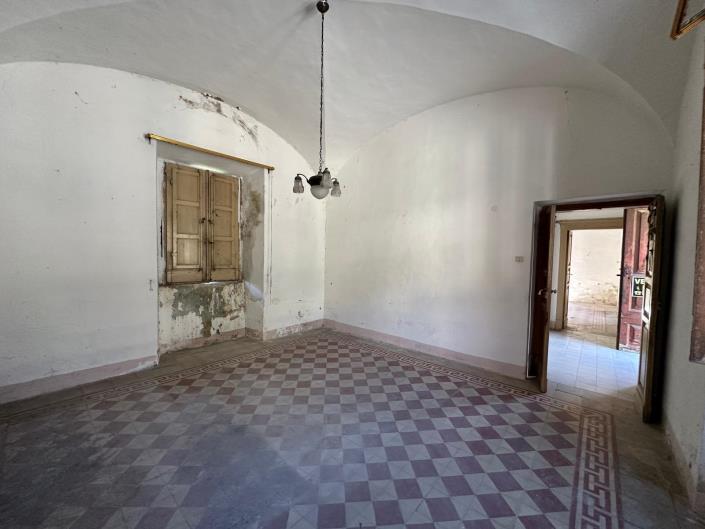 Image No.7-4 Bed Property for sale