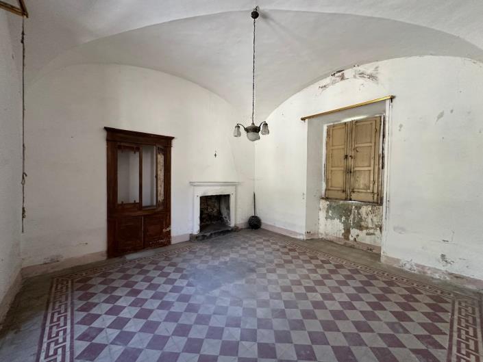 Image No.9-4 Bed Property for sale