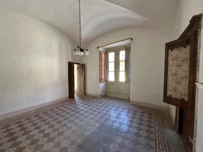 Image No.10-4 Bed Property for sale