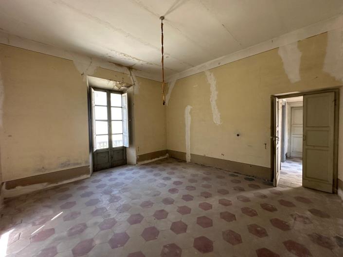 Image No.11-4 Bed Property for sale