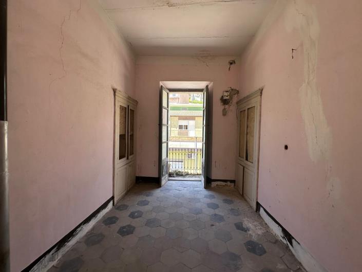 Image No.13-4 Bed Property for sale