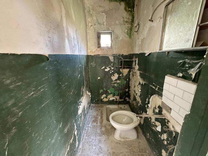 Image No.19-4 Bed Property for sale