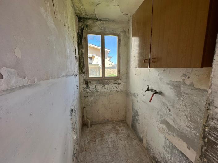 Image No.20-4 Bed Property for sale