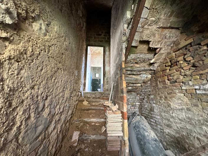 Image No.23-4 Bed Property for sale