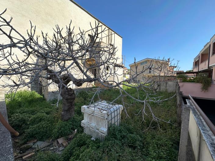 Image No.28-4 Bed Property for sale