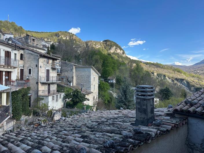 Image No.23-5 Bed Property for sale