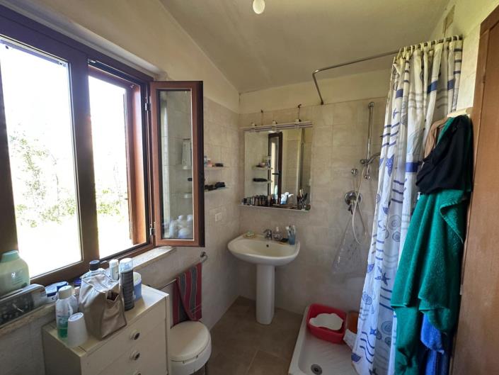 Image No.32-4 Bed Property for sale