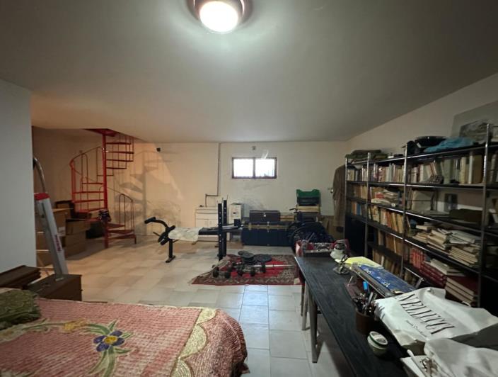 Image No.37-4 Bed Property for sale