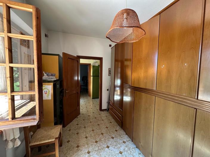 Image No.28-4 Bed Property for sale