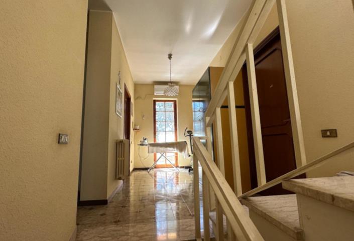 Image No.24-4 Bed Property for sale