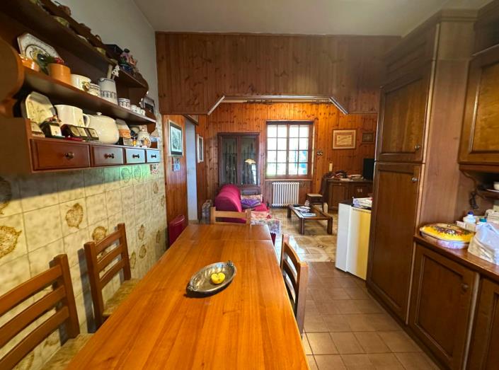 Image No.20-4 Bed Property for sale