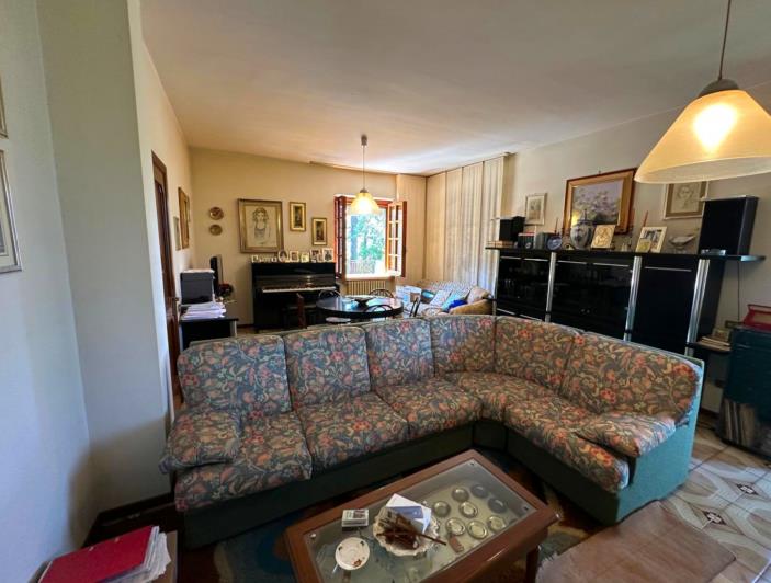 Image No.16-4 Bed Property for sale