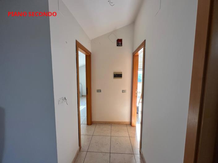 Image No.30-8 Bed Property for sale