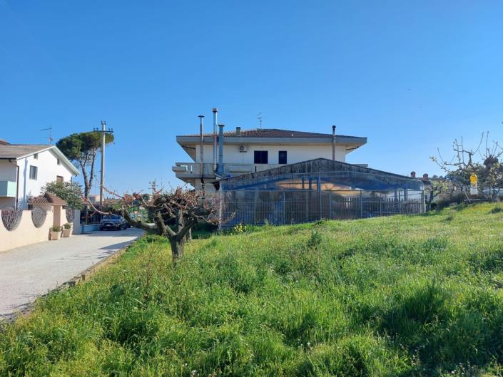 Image No.4-3 Bed Property for sale