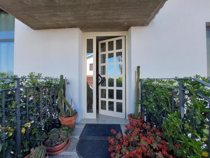 Image No.5-3 Bed Property for sale