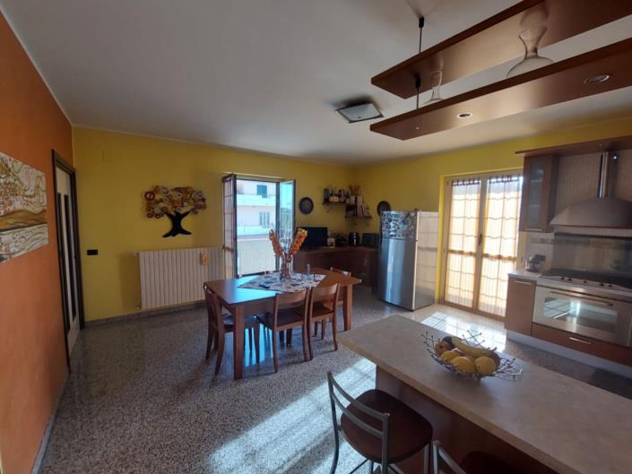 Image No.12-3 Bed Property for sale