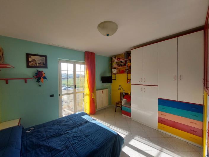 Image No.13-3 Bed Property for sale