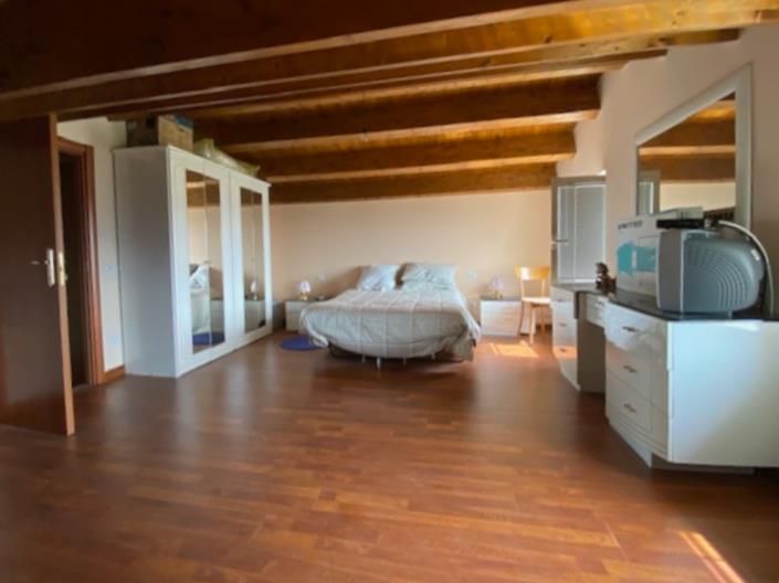 Image No.11-2 Bed Property for sale