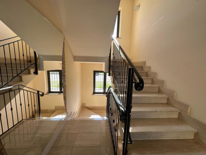 Image No.8-Apartment for sale