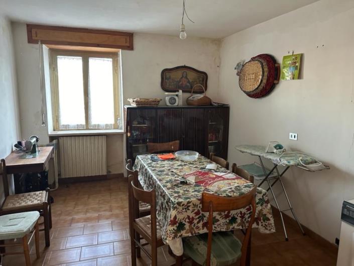 Image No.11-3 Bed Property for sale