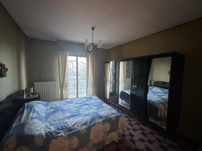 Image No.17-3 Bed Property for sale