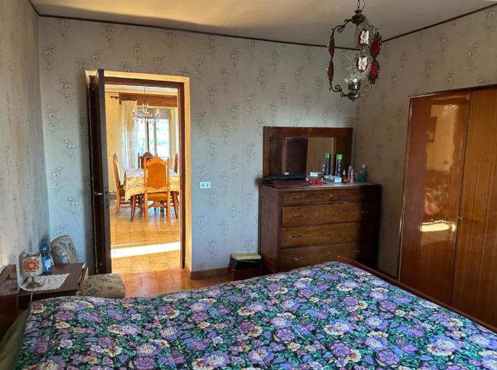 Image No.18-3 Bed Property for sale