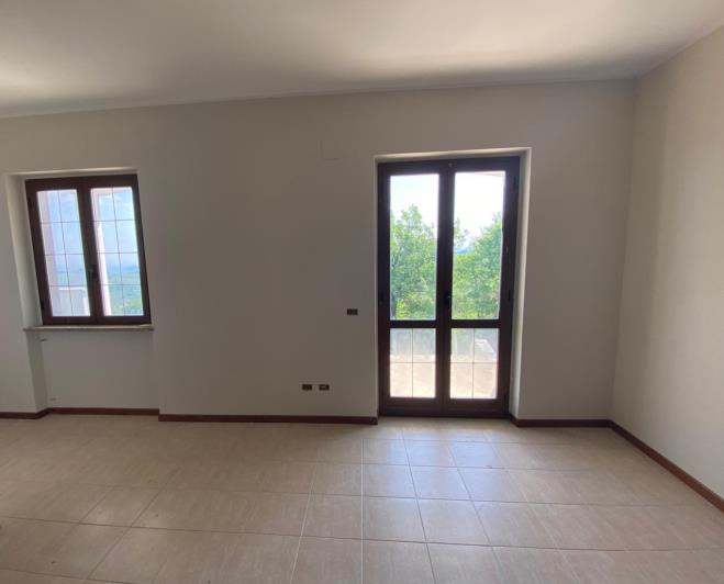 Image No.13-3 Bed House for sale