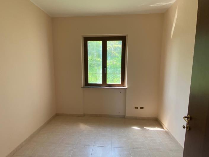 Image No.20-3 Bed House for sale