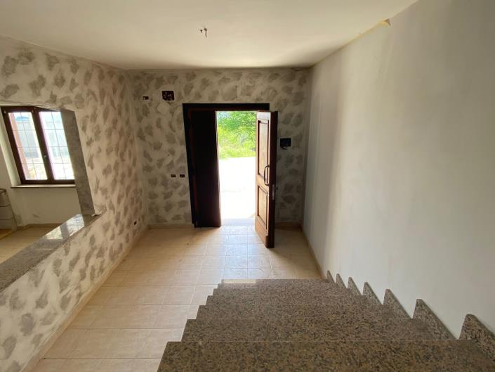 Image No.8-3 Bed House for sale