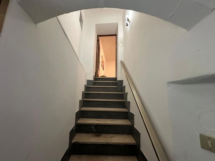 Image No.18-4 Bed Property for sale