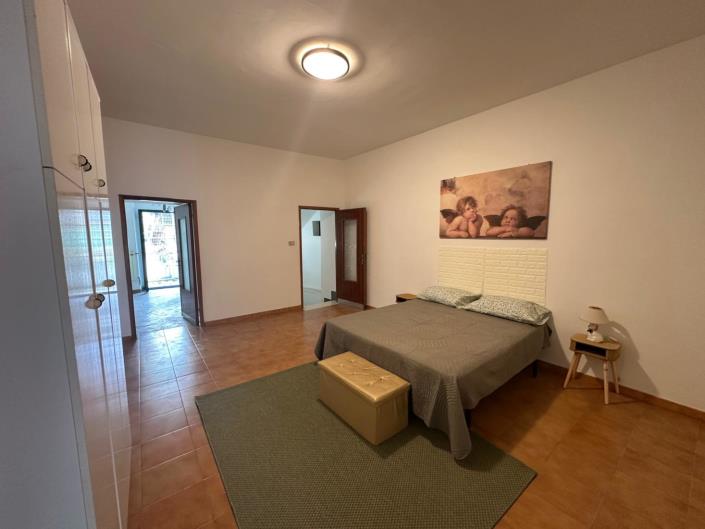 Image No.24-4 Bed Property for sale