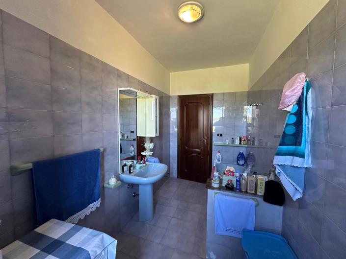 Image No.23-2 Bed Apartment for sale