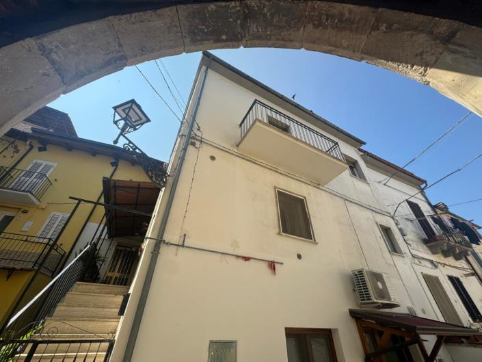 Image No.3-4 Bed Property for sale