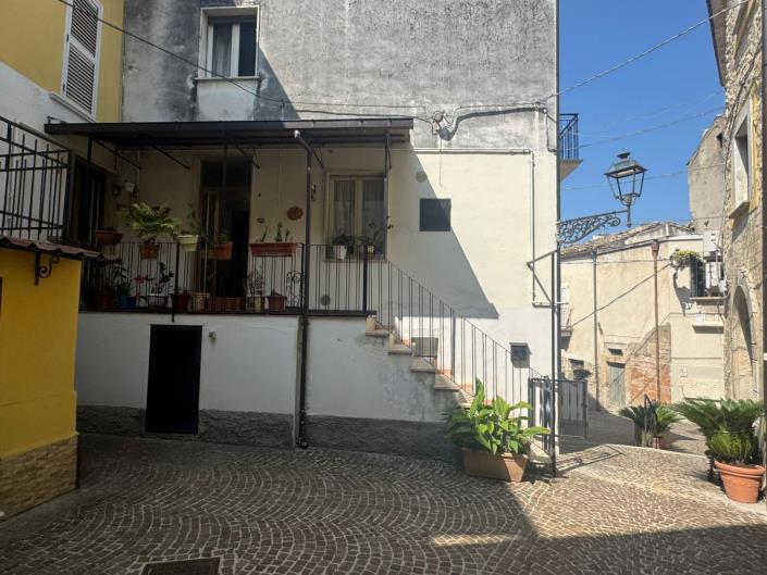 Image No.6-4 Bed Property for sale