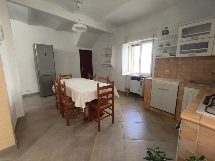 Image No.18-4 Bed Property for sale