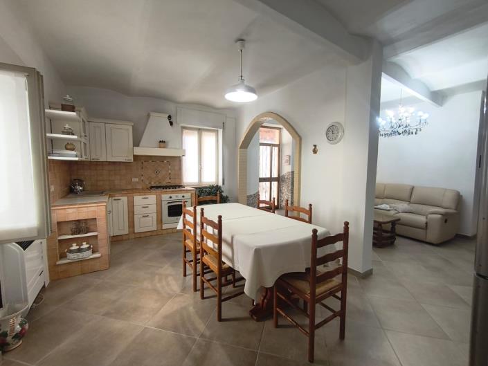 Image No.19-4 Bed Property for sale