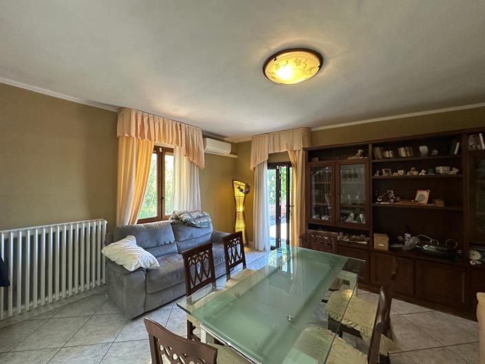 Image No.18-3 Bed Property for sale