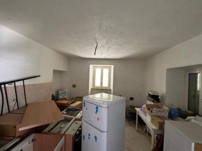 Image No.26-3 Bed Property for sale